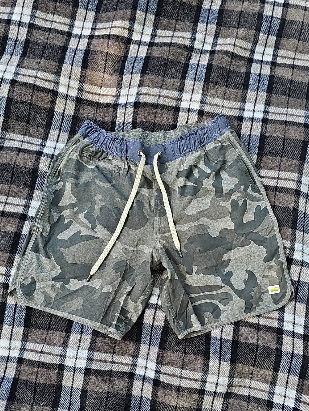 Vuori Gray Lightweight Active Pants - Medium (B)